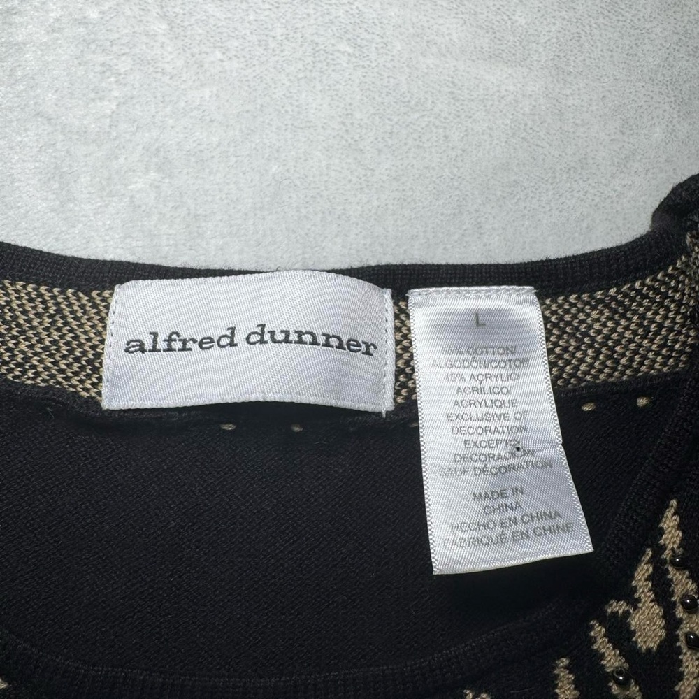 Vintage 90s Black T-Shirt with Leopard Print Accents - Picture 4 of 6